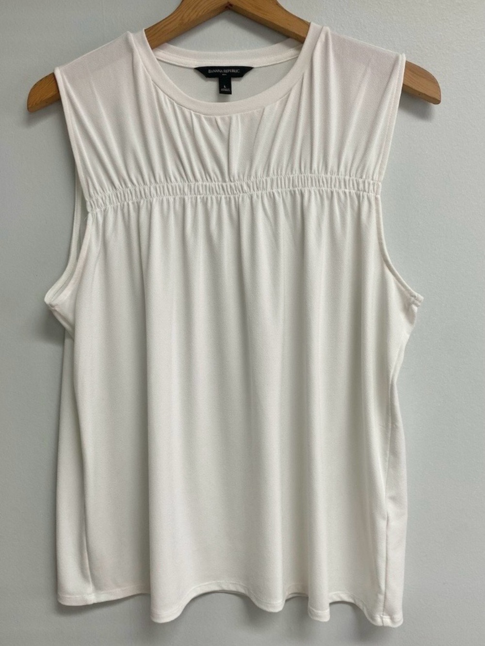 BANANA REPUBLIC CUTE SLEEVELESS TOP - LARGE